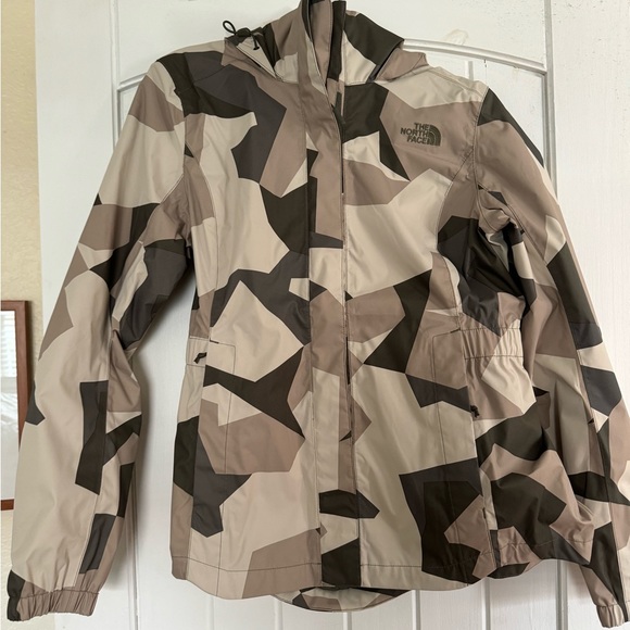 Northface Camo Raincoat, size medium - Picture 1 of 2